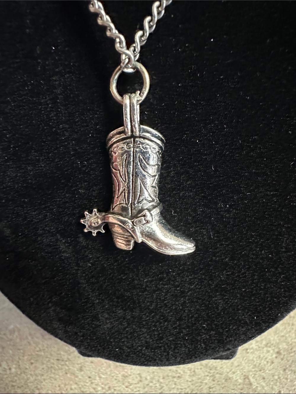 Vintage Avon Silver Tone Western Cowboy Boot Charm Necklace - Picture 2 of 7